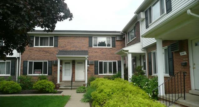 Rochester Court Rochester Hills MI Condos for sale